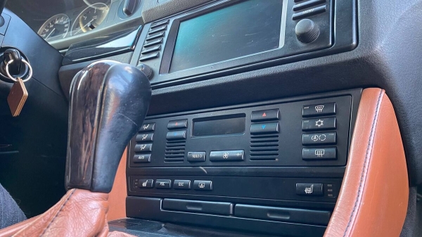 «Езжу по городу, как старый дед».  Белорус о своей немолодой, но очень любимой BMW E39