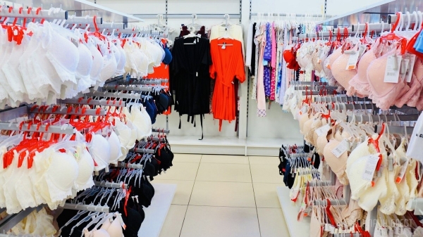 ТРИ ЭТАЖА ТОВАРОВ ДЛЯ ВСЕЙ СЕМЬИ! Детские игрушки и развлечения, канцтовары, женская, мужская, детская одежда и обувь в «Детском мире» на Советской ТРИ ЭТАЖА ТОВАРОВ ДЛЯ ВСЕЙ СЕМЬИ! Детские игрушки и развлечения, канцтовары, женская, мужская, детская одежда и обувь в «Детском мире» на Советской