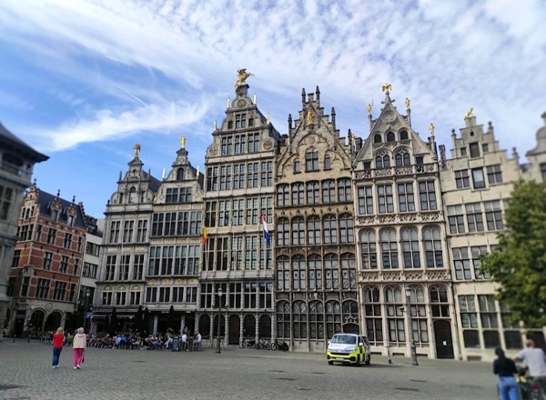 Наташа рулит. Откровения дальнобойщицы из Беларуси о буднях «неженской» профессии Наташа рулит. Откровения дальнобойщицы из Беларуси о буднях «неженской» профессии