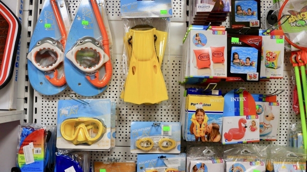 ТРИ ЭТАЖА ТОВАРОВ ДЛЯ ВСЕЙ СЕМЬИ! Детские игрушки и развлечения, канцтовары, женская, мужская, детская одежда и обувь в «Детском мире» на Советской ТРИ ЭТАЖА ТОВАРОВ ДЛЯ ВСЕЙ СЕМЬИ! Детские игрушки и развлечения, канцтовары, женская, мужская, детская одежда и обувь в «Детском мире» на Советской