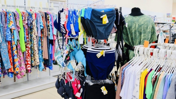 ТРИ ЭТАЖА ТОВАРОВ ДЛЯ ВСЕЙ СЕМЬИ! Детские игрушки и развлечения, канцтовары, женская, мужская, детская одежда и обувь в «Детском мире» на Советской ТРИ ЭТАЖА ТОВАРОВ ДЛЯ ВСЕЙ СЕМЬИ! Детские игрушки и развлечения, канцтовары, женская, мужская, детская одежда и обувь в «Детском мире» на Советской