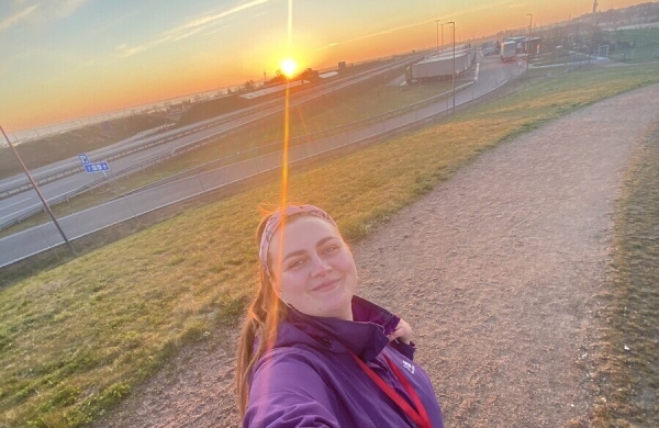 «После такой работы многие разводятся». Белоруска ушла в дальнобой вслед за мужем