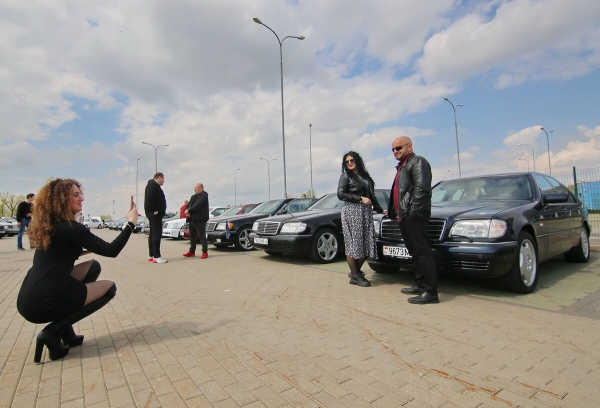 «После $30 000 вложения перестал считать». Пообщались с владельцами старых Mercedes «После $30 000 вложения перестал считать». Пообщались с владельцами старых Mercedes