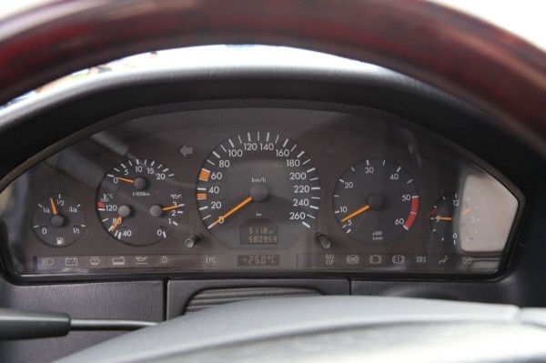 «После $30 000 вложения перестал считать». Пообщались с владельцами старых Mercedes «После $30 000 вложения перестал считать». Пообщались с владельцами старых Mercedes