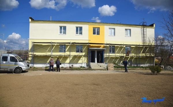 Как идет благоустройство двора в Барановичах, где упал самолет