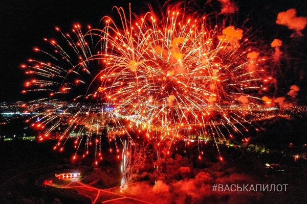 Было очень красиво! Сегодняшний салют в Бресте. Фото и видео