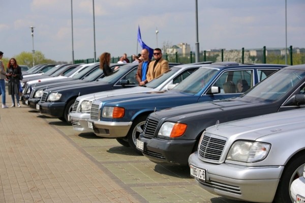 «После $30 000 вложения перестал считать». Пообщались с владельцами старых Mercedes «После $30 000 вложения перестал считать». Пообщались с владельцами старых Mercedes