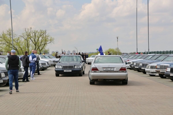 «После $30 000 вложения перестал считать». Пообщались с владельцами старых Mercedes «После $30 000 вложения перестал считать». Пообщались с владельцами старых Mercedes