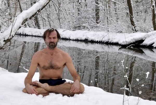 Голландец Вим Хоф не чувствует холода и часами сидит в ванне, полной льда. Что с ним не так?