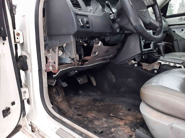 МВД продаёт ржавый Chrysler 300С, сделав уценку. Сколько было, а сколько стало? МВД продаёт ржавый Chrysler 300С, сделав уценку. Сколько было, а сколько стало?