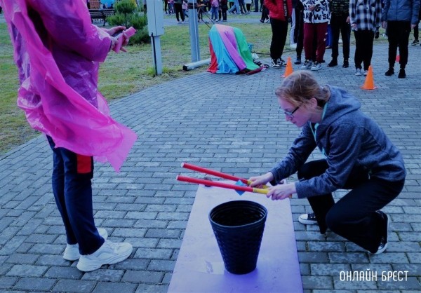 
                Читатель: Сегодня в Бресте на празднике «Дети нового 1000-летия»
            