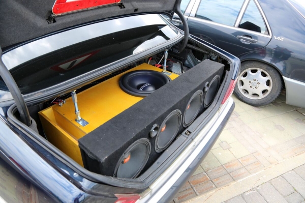 «После $30 000 вложения перестал считать». Пообщались с владельцами старых Mercedes «После $30 000 вложения перестал считать». Пообщались с владельцами старых Mercedes