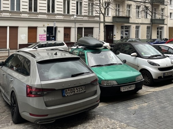 Белорус с сыном отправились на стареньком Peugeot 106 в Испанию. Доехали?