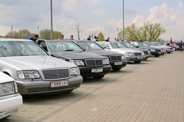 «После $30 000 вложения перестал считать». Пообщались с владельцами старых Mercedes «После $30 000 вложения перестал считать». Пообщались с владельцами старых Mercedes