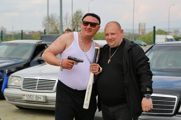 «После $30 000 вложения перестал считать». Пообщались с владельцами старых Mercedes «После $30 000 вложения перестал считать». Пообщались с владельцами старых Mercedes