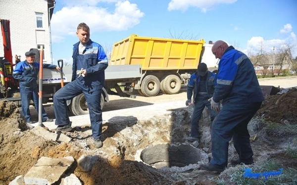 Как идет благоустройство двора в Барановичах, где упал самолет