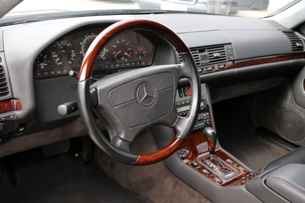 «После $30 000 вложения перестал считать». Пообщались с владельцами старых Mercedes «После $30 000 вложения перестал считать». Пообщались с владельцами старых Mercedes