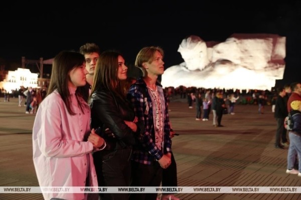 Было очень красиво! Сегодняшний салют в Бресте. Фото и видео