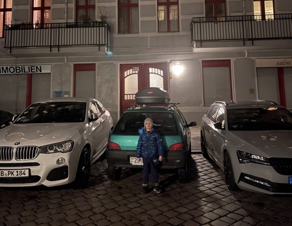 Белорус с сыном отправились на стареньком Peugeot 106 в Испанию. Доехали?