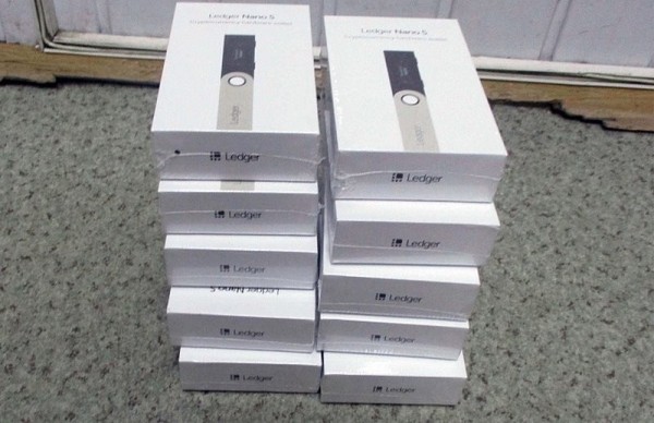 На таможне в Бресте пресекли попытку незаконного ввоза криптокошельков На таможне в Бресте пресекли попытку незаконного ввоза криптокошельков