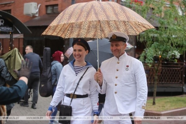 В Бресте на ул.Советской воссоздали атмосферу последнего мирного вечера В Бресте на ул.Советской воссоздали атмосферу последнего мирного вечера