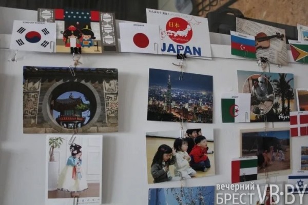 Открываем мир через почтовые карточки. В Бресте работает уникальная выставка «Счастливый посткроссинг» Открываем мир через почтовые карточки. В Бресте работает уникальная выставка «Счастливый посткроссинг»