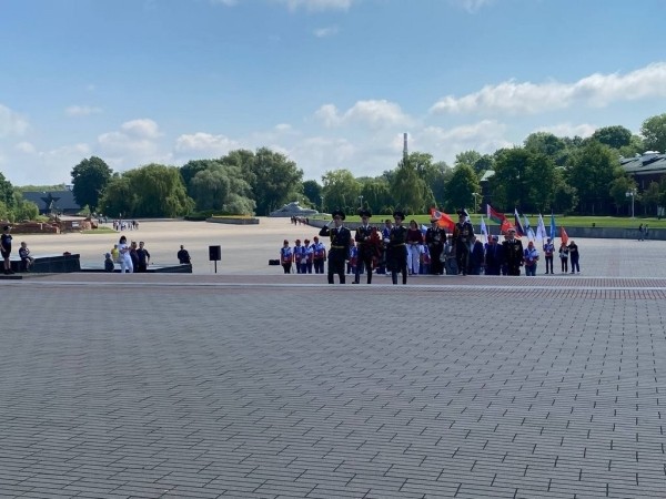 Более 2800 километров пути. В Бресте финишировал автопробег из российского Североморска Более 2800 километров пути. В Бресте финишировал автопробег из российского Североморска