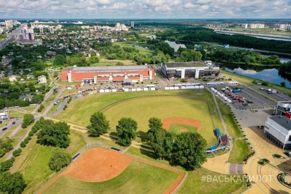 В Бресте возле Ледового проходит выставка-ярмарка «Садовый маркет»
В Бресте возле Ледового проходит выставка-ярмарка «Садовый маркет»