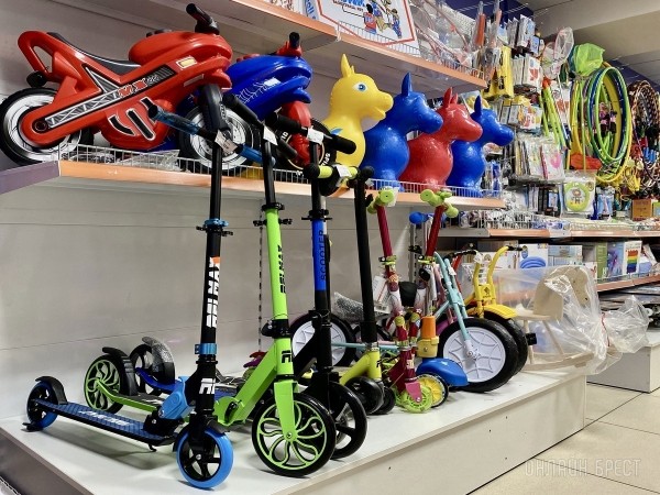 День защиты детей – еще один повод порадовать свое чадо крутыми подарками из «Детского мира» на Советской в Бресте. Фотообзор ассортимента