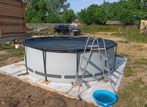 Бассейн на даче: купили за 600 рублей, а потом поняли, что нужно вложить ещё больше Бассейн на даче: купили за 600 рублей, а потом поняли, что нужно вложить ещё больше