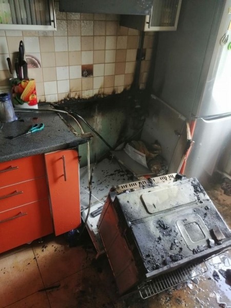 Короткое замыкание духовки стало причиной пожара в одной из квартир Пинска Короткое замыкание духовки стало причиной пожара в одной из квартир Пинска