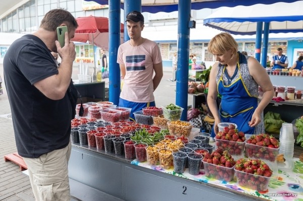 Начался сезон черники. Почем продают первые ягоды из Брестской области? Начался сезон черники. Почем продают первые ягоды из Брестской области?