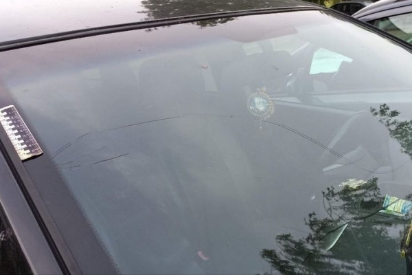 Дети повредили автомобиль, играя с мячом. Что за это будет?