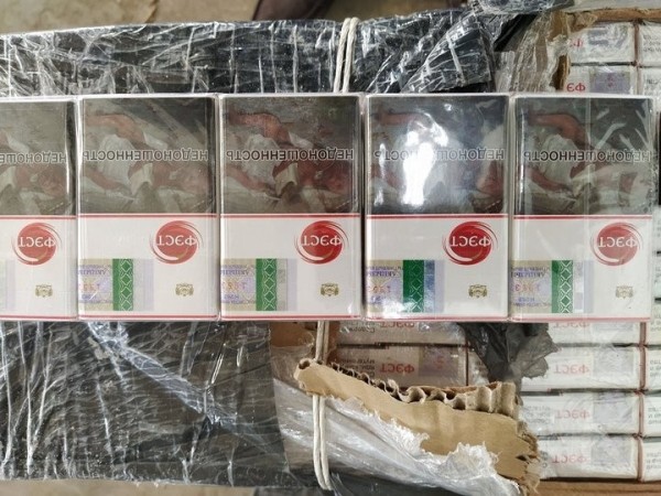 Крупную партию контрабандных сигарет из Беларуси задержали в Литве. Стоимость нелегального груза Крупную партию контрабандных сигарет из Беларуси задержали в Литве. Стоимость нелегального груза