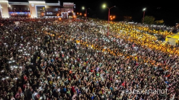 Посмотрите, сколько людей было на концерте в Бресте Посмотрите, сколько людей было на концерте в Бресте