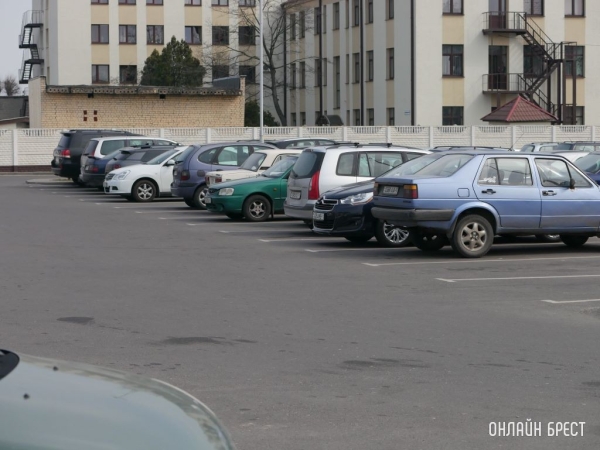 Жители Брестчины лишаются денег, пытаясь купить автомобиль