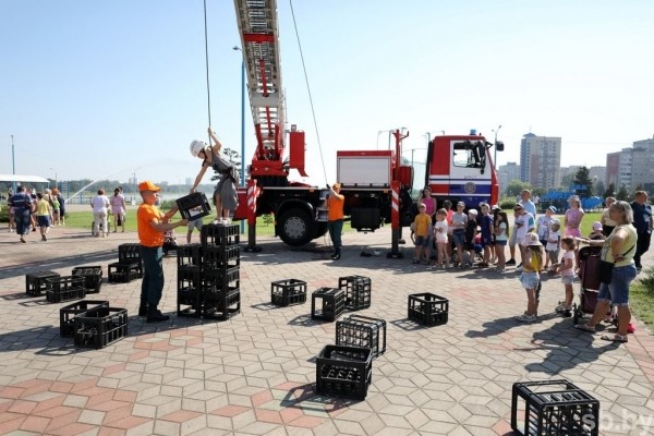 В Бресте открыли ЧМ по пожарно-спасательному спорту В Бресте открыли ЧМ по пожарно-спасательному спорту