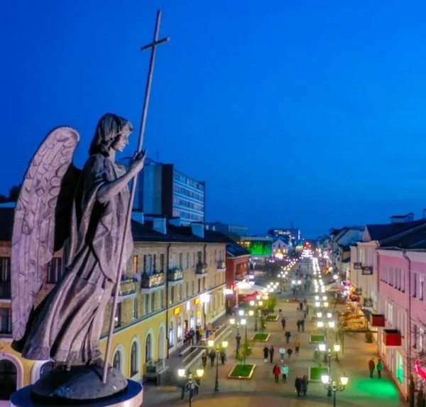 «Мне сверху видно всё». Васька-Пилот – о любимых местах в Бресте, вдохновении и двориках на Советской