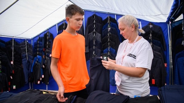 Сходили с восьмиклассником на рынок: сколько он потратил на подготовку к школе