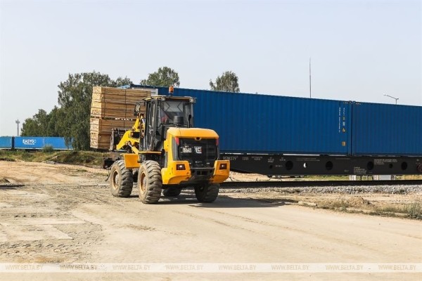 Крупнейший в регионе транспортно-логистический центр заработал в Жабинке Крупнейший в регионе транспортно-логистический центр заработал в Жабинке