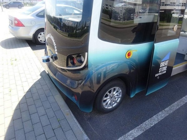 В Беларуси из-за долгов на продажу выставили беспилотный электромобиль. Что по цене?