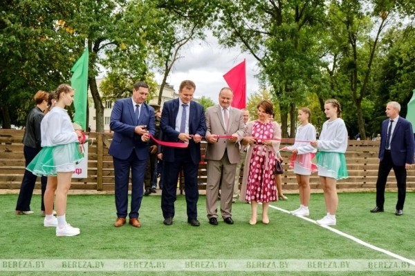 В Белоозерске открыли площадку для мини-футбола В Белоозерске открыли площадку для мини-футбола