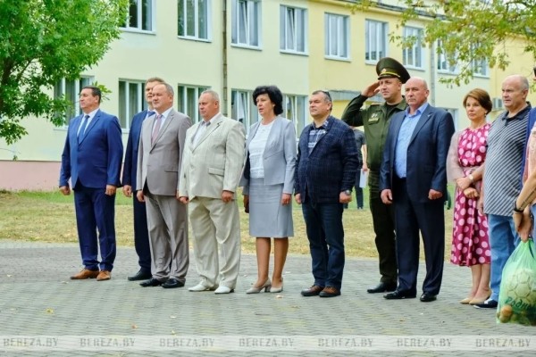 В Белоозерске открыли площадку для мини-футбола В Белоозерске открыли площадку для мини-футбола