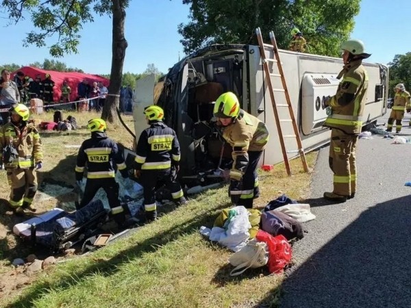 В Польше перевернулся автобус из Беларуси