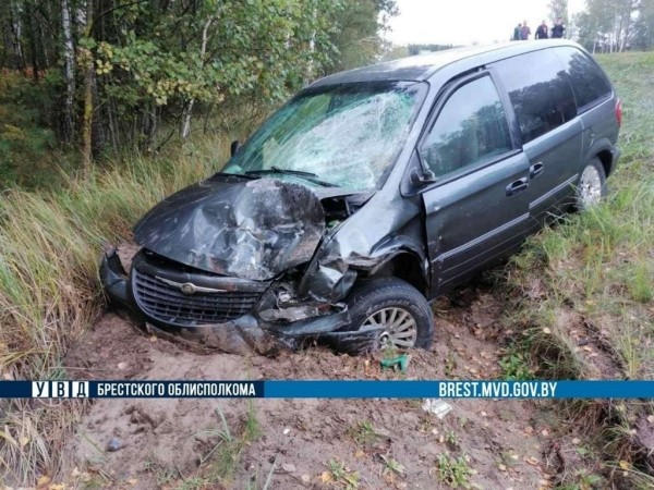 Жесткое попутное ДТП на М1 в Брестской области Жесткое попутное ДТП на М1 в Брестской области
