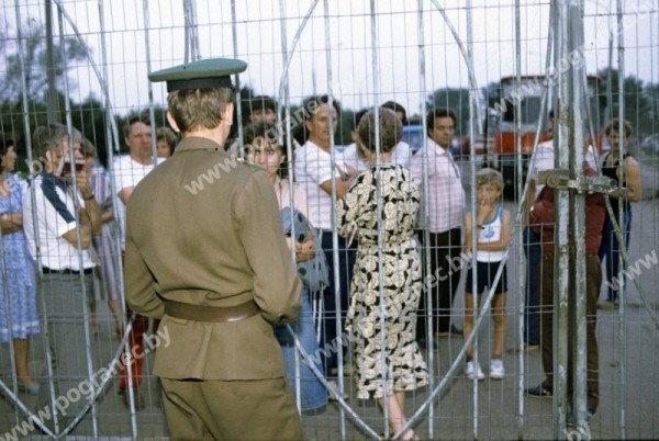 Вспомним, какие были очереди из Бреста в Польшу в 90-е