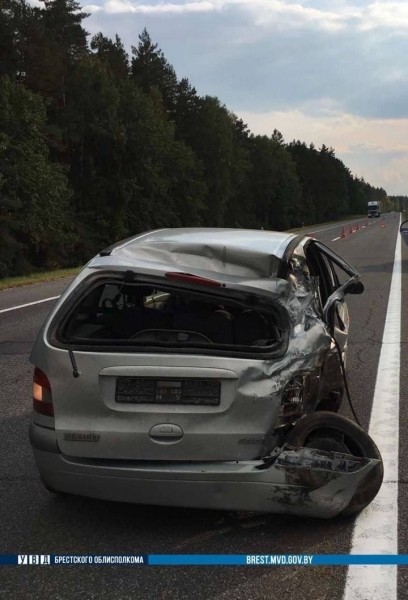 МАЗ врезался в «Рено». Стали известности подробности ДТП в Брестской области