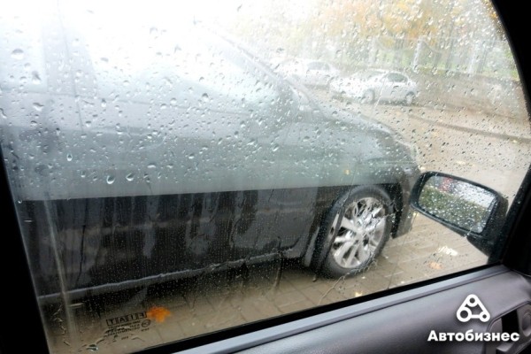 Из-за чего потеют стекла, как их быстро очистить и можно ли решить проблему принципиально