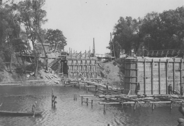 А вы знали, что на месте подвесного моста у «звезды» Брестской крепости был автомобильный?