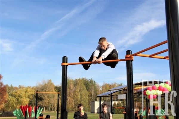 Воркаут-площадку открыли в Беловежском Воркаут-площадку открыли в Беловежском